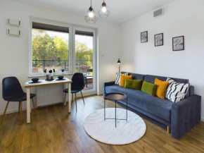 Klimatyczne Studio z Balkonem Warszawa by Noclegi Renters